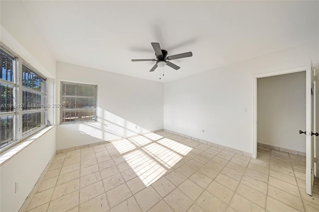 待售: $729,000 (3 贝兹, 2 浴室, 2580 平方英尺)