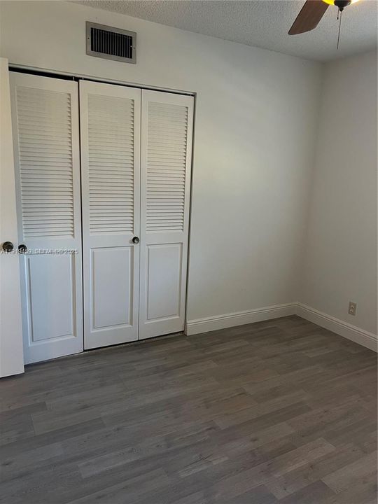 В аренду: $2,400 (2 спален, 2 ванн, 920 Квадратных фут)