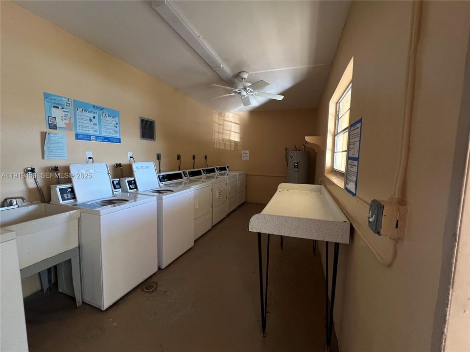 В аренду: $2,400 (2 спален, 2 ванн, 920 Квадратных фут)