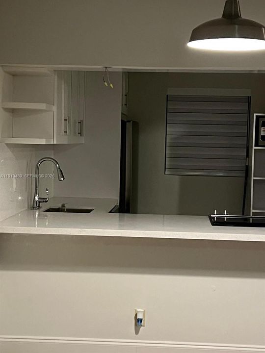 В аренду: $2,400 (2 спален, 2 ванн, 920 Квадратных фут)