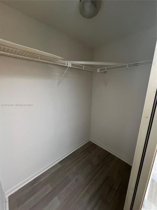 В аренду: $2,400 (2 спален, 2 ванн, 920 Квадратных фут)