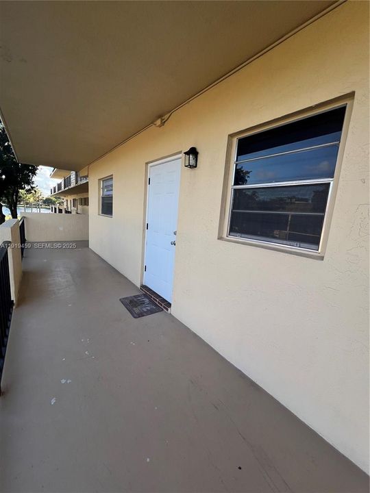 В аренду: $2,400 (2 спален, 2 ванн, 920 Квадратных фут)