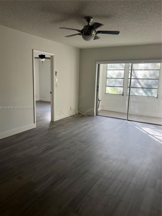 В аренду: $2,400 (2 спален, 2 ванн, 920 Квадратных фут)