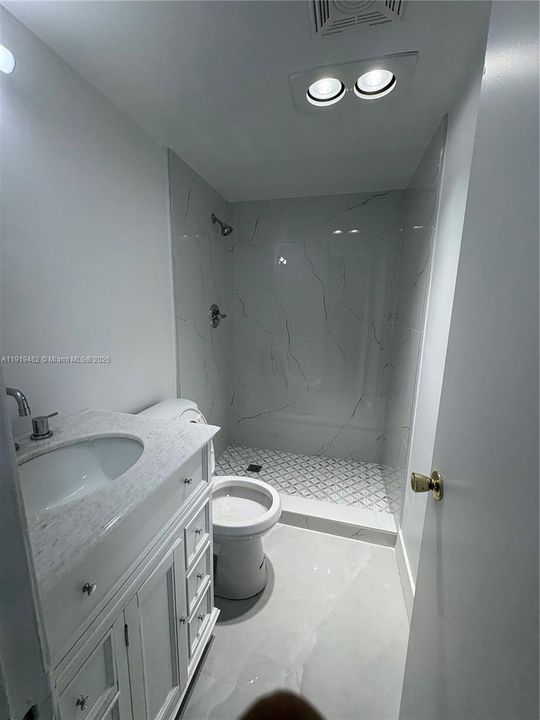 For Sale: $105,000 (2 beds, 2 baths, 1088 Square Feet)