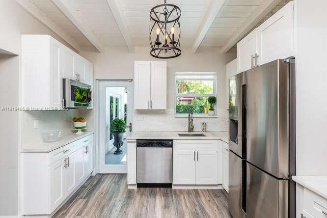 For Rent: $5,950 (3 beds, 3 baths, 1641 Square Feet)