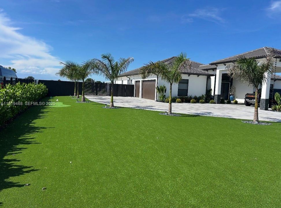 For Sale: $2,200,000 (5 beds, 3 baths, 3104 Square Feet)