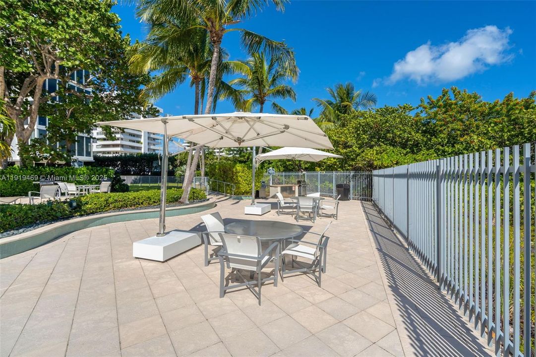 For Sale: $1,750,000 (3 beds, 3 baths, 1952 Square Feet)