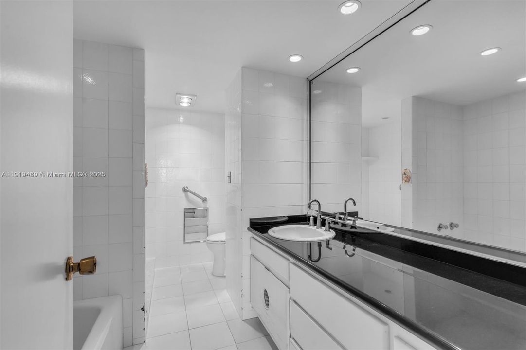 For Sale: $1,750,000 (3 beds, 3 baths, 1952 Square Feet)