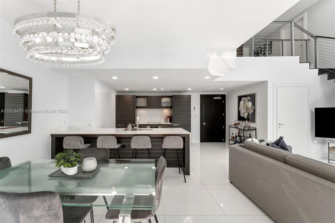 For Sale: $1,170,000 (2 beds, 2 baths, 1430 Square Feet)