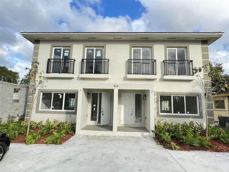 Active With Contract: $2,750 (3 beds, 2 baths, 1325 Square Feet)