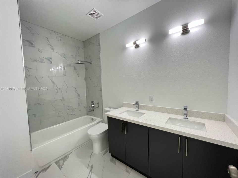 Active With Contract: $2,750 (3 beds, 2 baths, 1325 Square Feet)