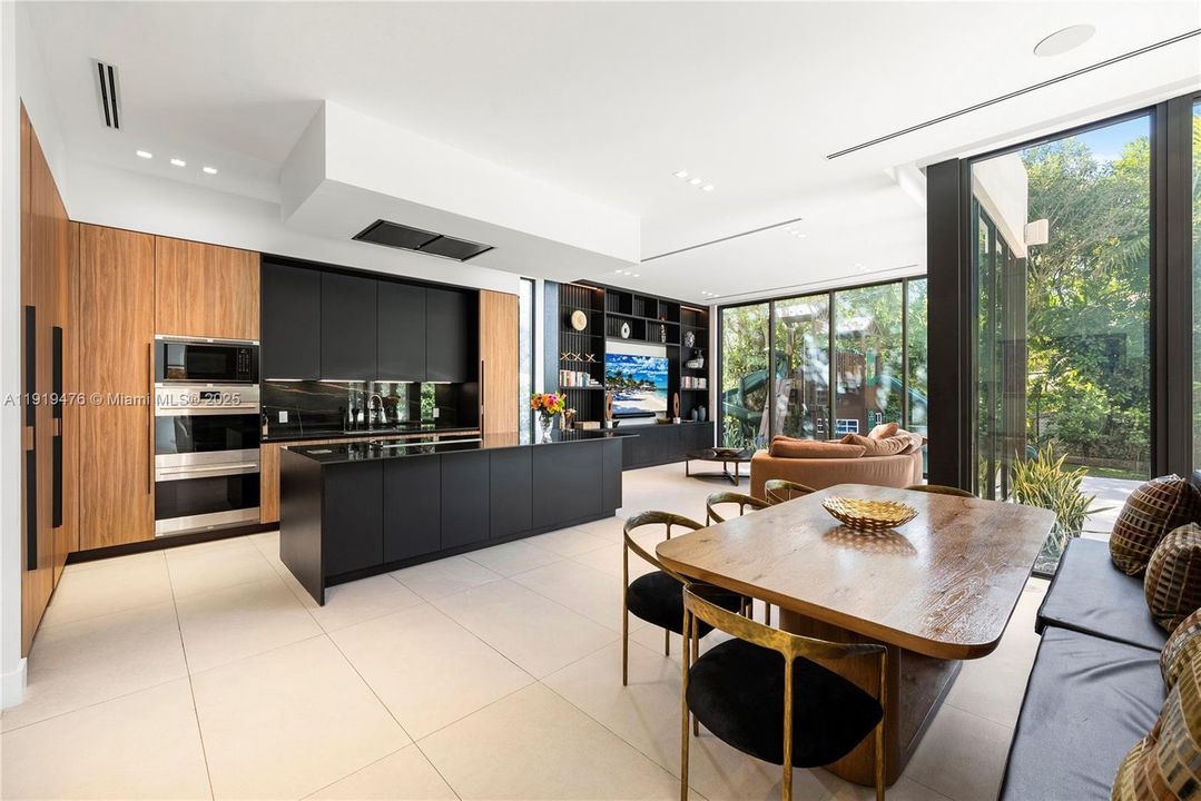 En Venta: $6,439,000 (6 camas, 5 baños, 4727 Pies cuadrados)