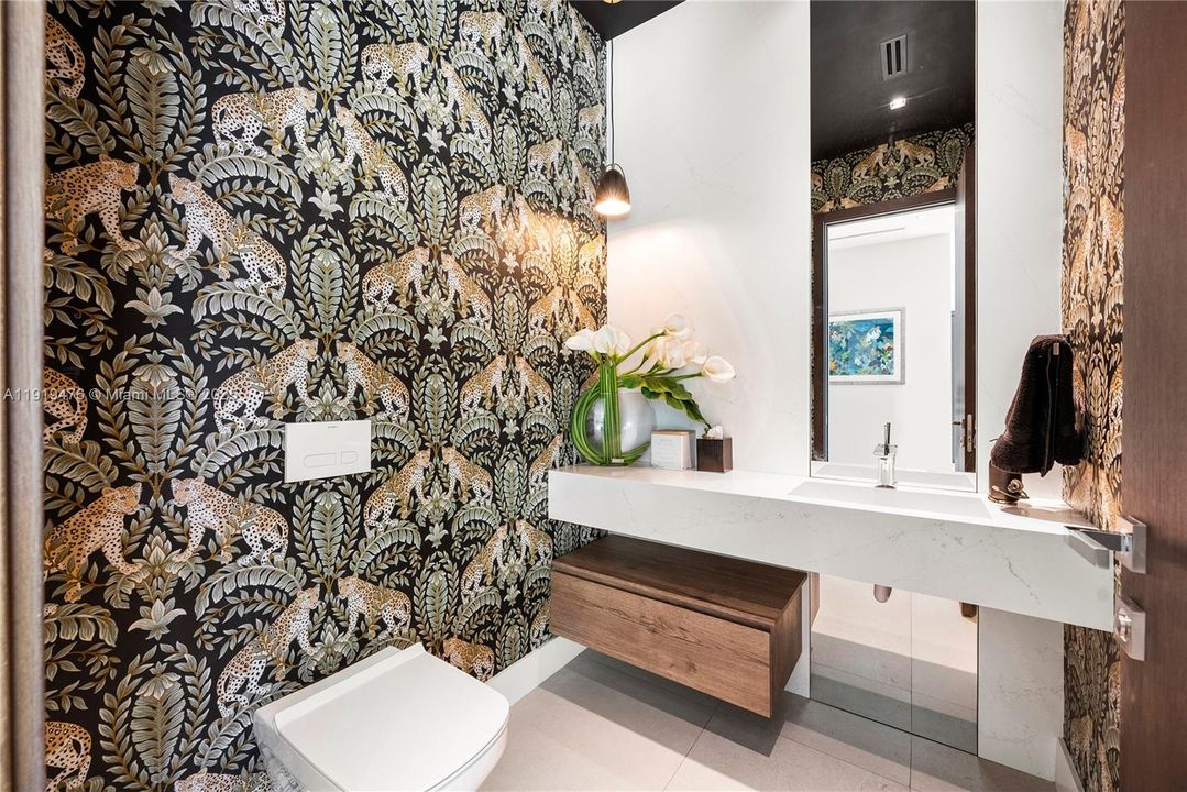 En Venta: $6,439,000 (6 camas, 5 baños, 4727 Pies cuadrados)