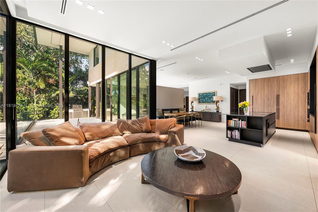 En Venta: $6,439,000 (6 camas, 5 baños, 4727 Pies cuadrados)