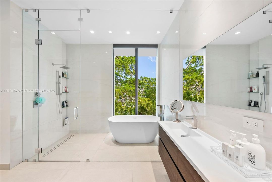 En Venta: $6,439,000 (6 camas, 5 baños, 4727 Pies cuadrados)