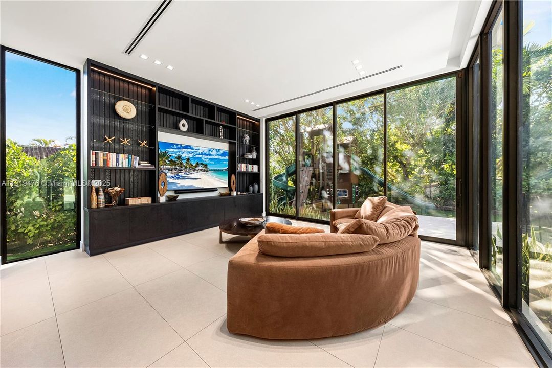 En Venta: $6,439,000 (6 camas, 5 baños, 4727 Pies cuadrados)