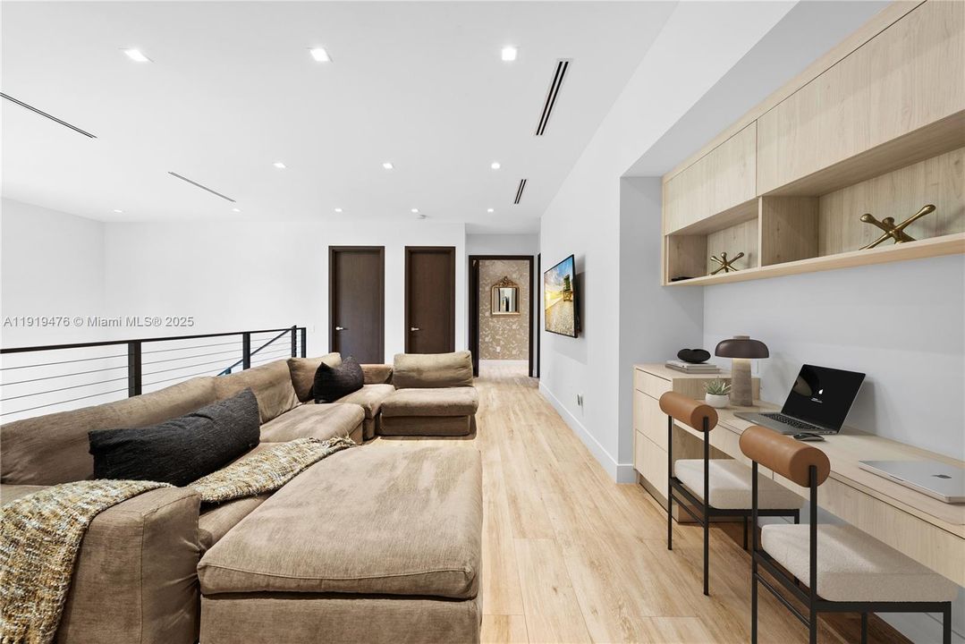 En Venta: $6,439,000 (6 camas, 5 baños, 4727 Pies cuadrados)