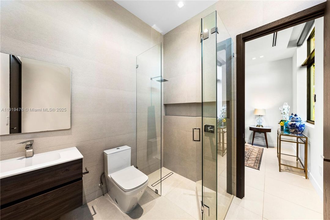 En Venta: $6,439,000 (6 camas, 5 baños, 4727 Pies cuadrados)