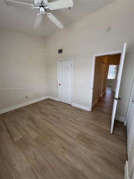 For Rent: $2,550 (3 beds, 3 baths, 1212 Square Feet)