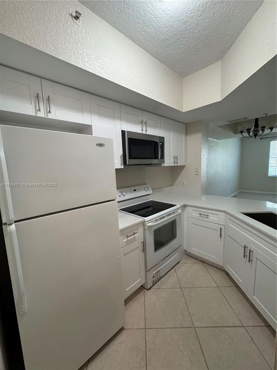 For Rent: $2,550 (3 beds, 3 baths, 1212 Square Feet)