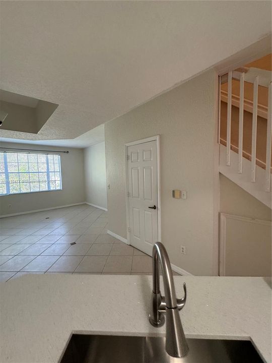 For Rent: $2,550 (3 beds, 3 baths, 1212 Square Feet)