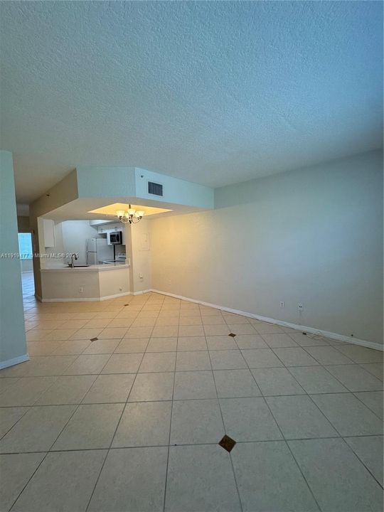 For Rent: $2,550 (3 beds, 3 baths, 1212 Square Feet)
