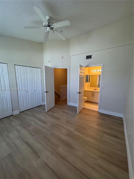 For Rent: $2,550 (3 beds, 3 baths, 1212 Square Feet)