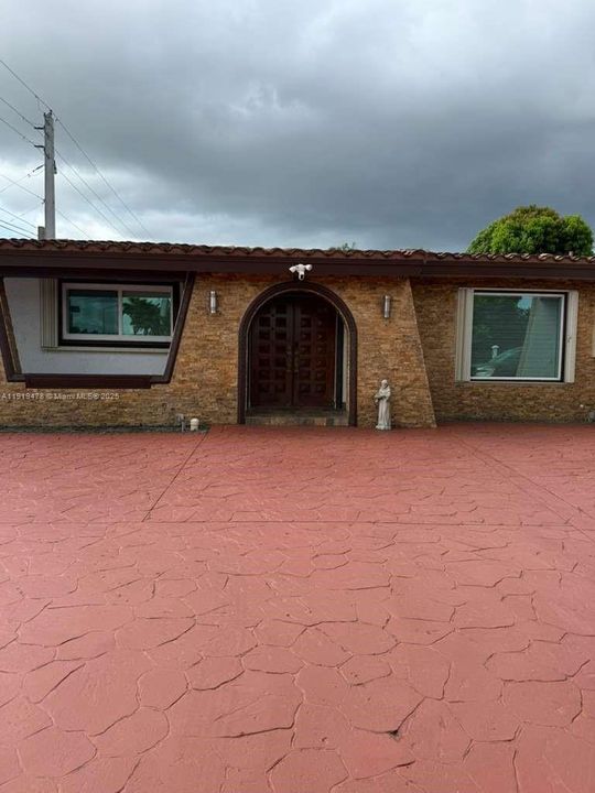 For Rent: $5,000 (4 beds, 3 baths, 2659 Square Feet)