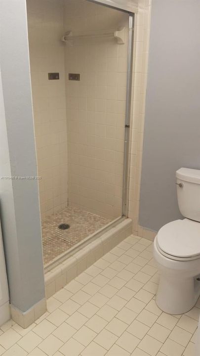 For Rent: $1,800 (2 beds, 2 baths, 949 Square Feet)