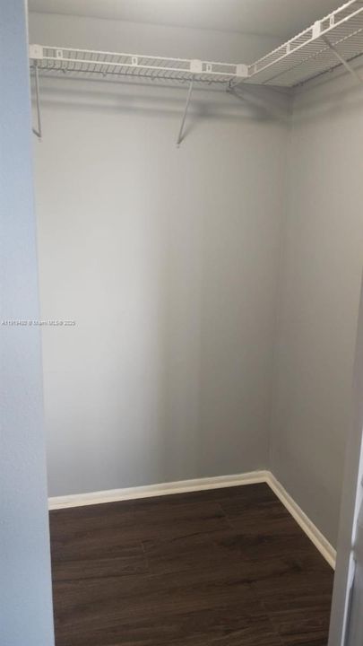 For Rent: $1,800 (2 beds, 2 baths, 949 Square Feet)