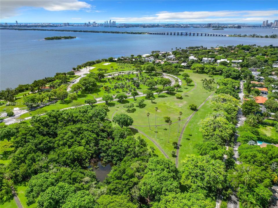 For Sale: $349,500 (1 beds, 1 baths, 519 Square Feet)