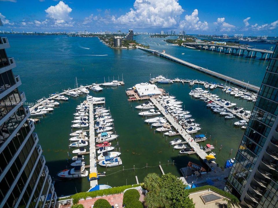 For Sale: $479,000 (1 beds, 1 baths, 997 Square Feet)