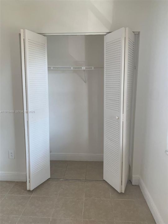 For Rent: $2,050 (2 beds, 2 baths, 956 Square Feet)