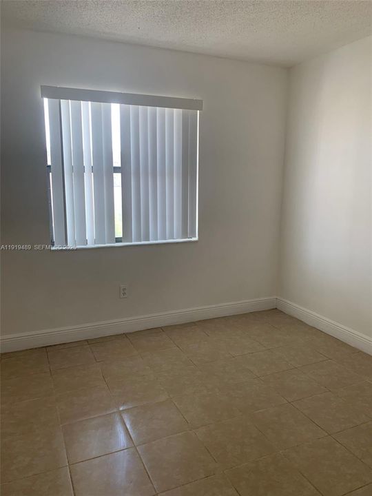 For Rent: $2,050 (2 beds, 2 baths, 956 Square Feet)