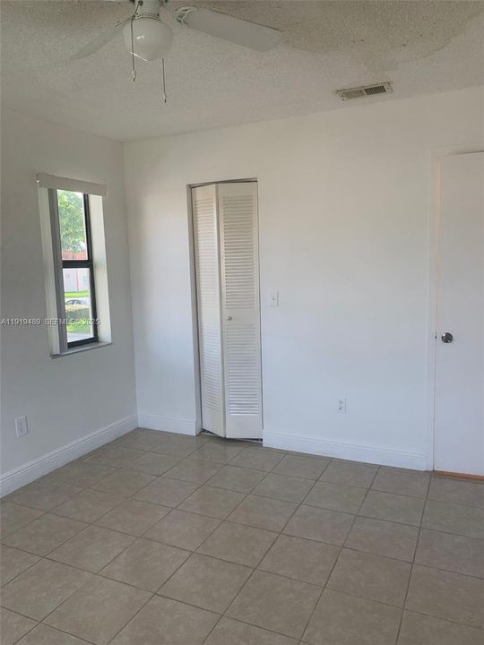 For Rent: $2,050 (2 beds, 2 baths, 956 Square Feet)