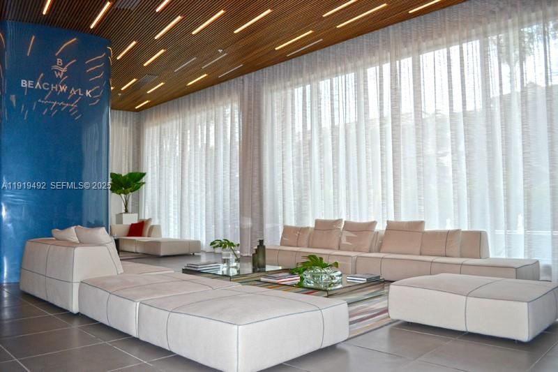 待售: $489,900 (2 贝兹, 2 浴室, 1030 平方英尺)