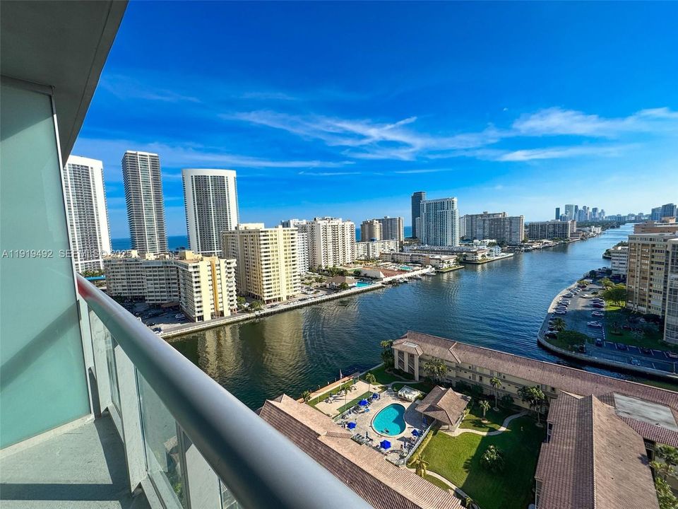 待售: $489,900 (2 贝兹, 2 浴室, 1030 平方英尺)