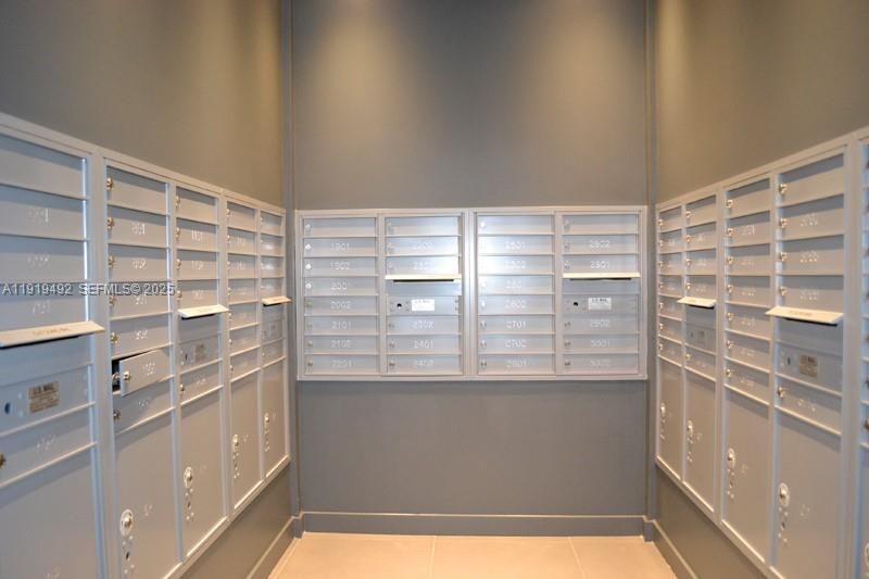 待售: $489,900 (2 贝兹, 2 浴室, 1030 平方英尺)