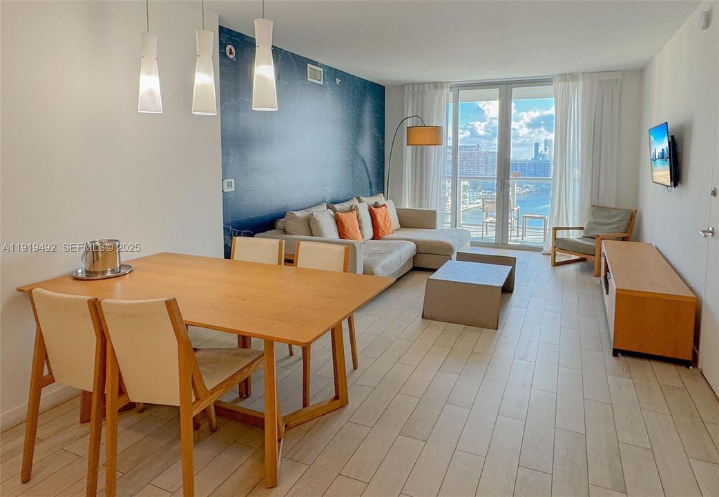 待售: $489,900 (2 贝兹, 2 浴室, 1030 平方英尺)