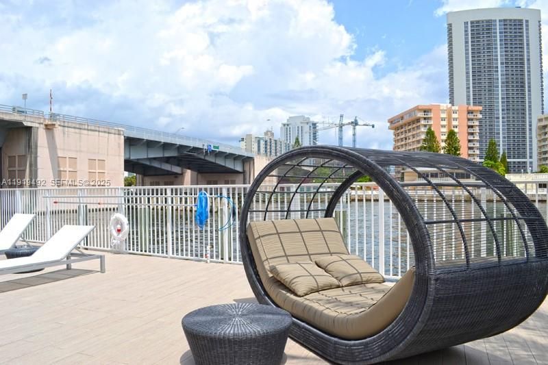 待售: $489,900 (2 贝兹, 2 浴室, 1030 平方英尺)