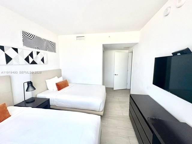 待售: $739,900 (3 贝兹, 2 浴室, 1129 平方英尺)