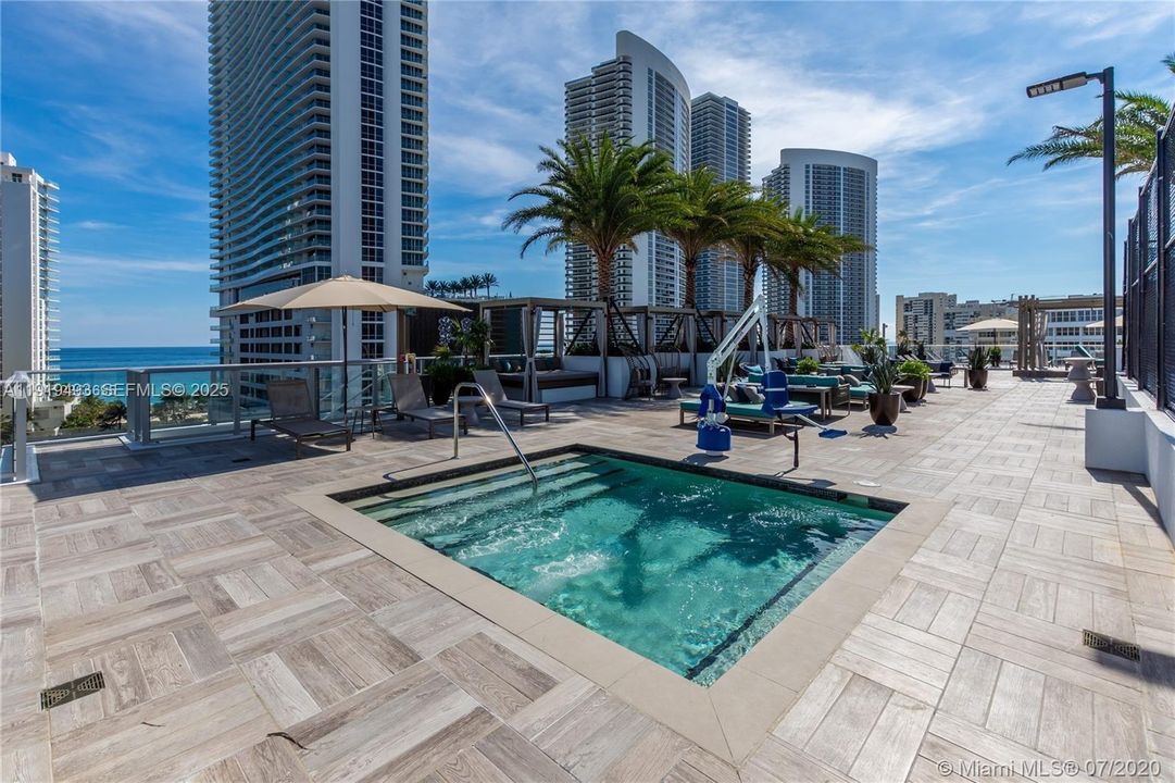 待售: $739,900 (3 贝兹, 2 浴室, 1129 平方英尺)