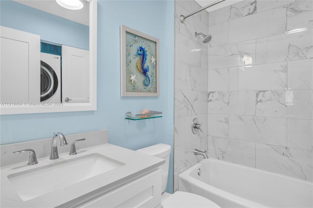 For Sale: $869,000 (2 beds, 2 baths, 984 Square Feet)