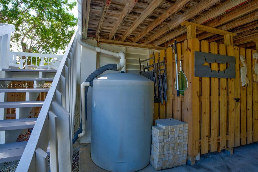 For Sale: $869,000 (2 beds, 2 baths, 984 Square Feet)