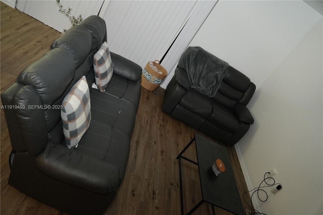 En Venta: $350,000 (2 camas, 2 baños, 1440 Pies cuadrados)