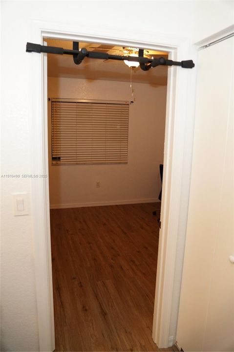 2nd bedroom entry