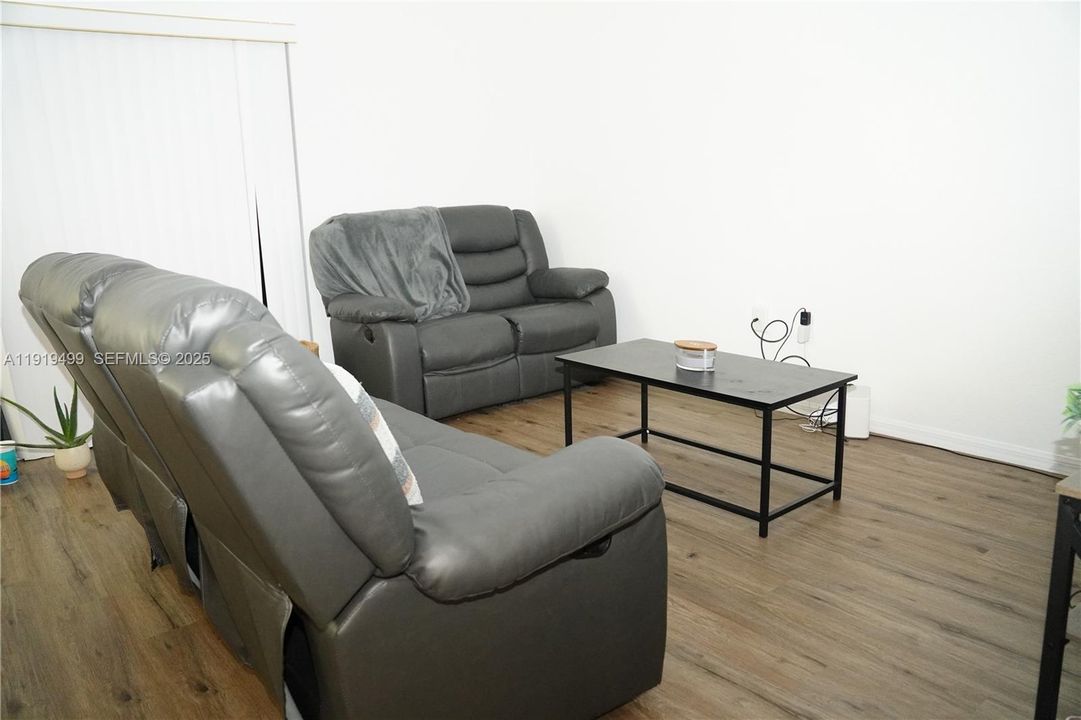 En Venta: $350,000 (2 camas, 2 baños, 1440 Pies cuadrados)