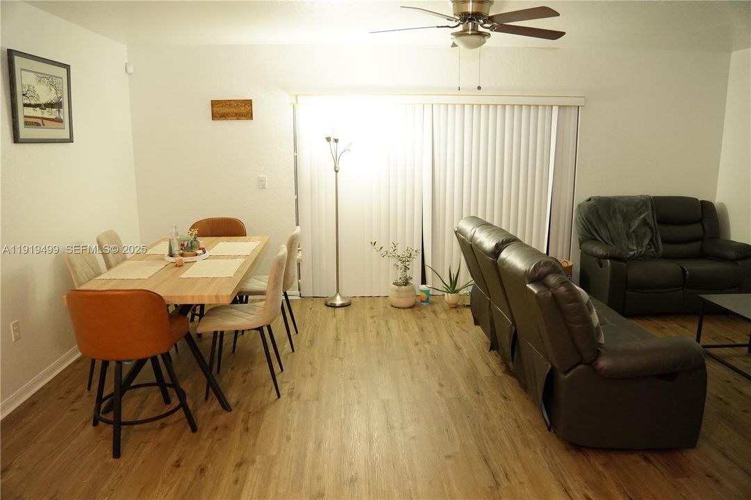 En Venta: $350,000 (2 camas, 2 baños, 1440 Pies cuadrados)