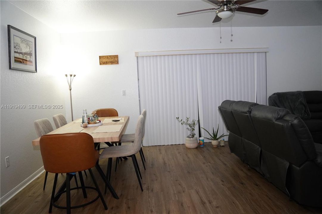 En Venta: $350,000 (2 camas, 2 baños, 1440 Pies cuadrados)