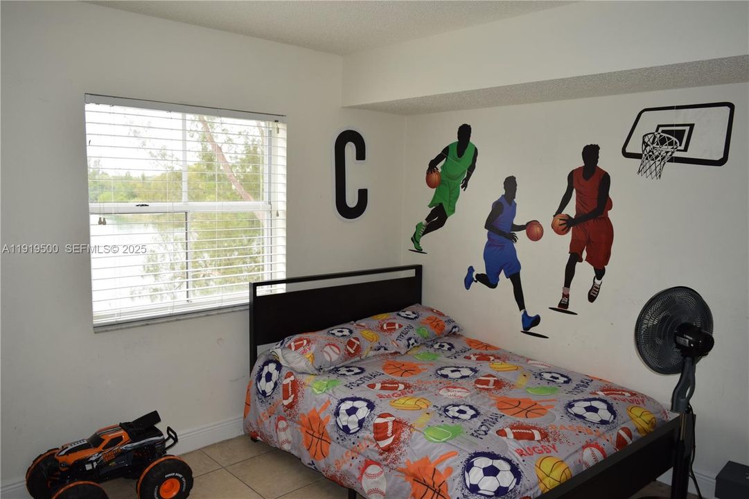 For Rent: $2,000 (2 beds, 2 baths, 980 Square Feet)